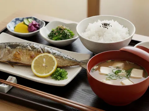 Vì sao người Nhật ít tập thể dục nhưng vẫn sống thọ hàng đầu thế giới? Bí quyết nằm ở điều rất quen