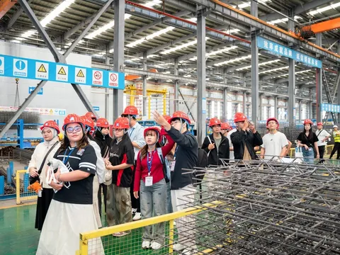 Đi học mà như “check-in” bản đồ thế giới: Gen Z đang hội nhập theo cách rất riêng