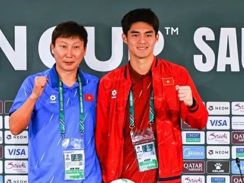 HLV Kim Sang Sik mơ cùng U23 Việt Nam đấu Hàn Quốc tại chung kết