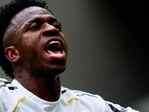 Real muốn Vinicius đối thoại để ngừng bị la ó