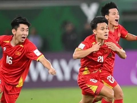 HLV Minh Đức chỉ U23 Việt Nam cách phá khối bê tông Trung Quốc