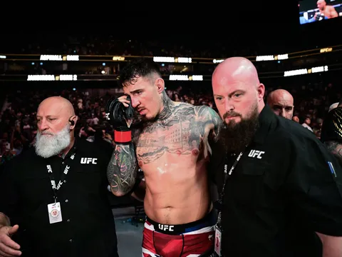 Tom Aspinall: Từ người hùng đến tội đồ sau cú chọc mắt oan nghiệt và lời cảnh báo cho phần còn lại của hạng nặng UFC