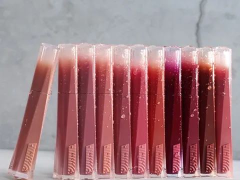 3CE mở màn 2026 bằng dòng son Pha Lê Misty Lip Bare, nhanh chóng “gây sốt” trong cộng đồng sắc đẹp