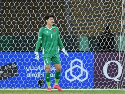 Trung Kiên bật khóc thừa nhận U23 Trung Quốc lột xác