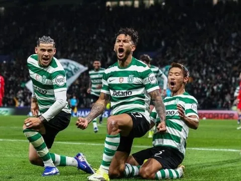 Ba lần bị VAR từ chối khiến PSG thua đau Sporting