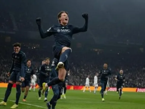 Napoli ném đi chiến thắng dù McTominay đã tỏa sáng