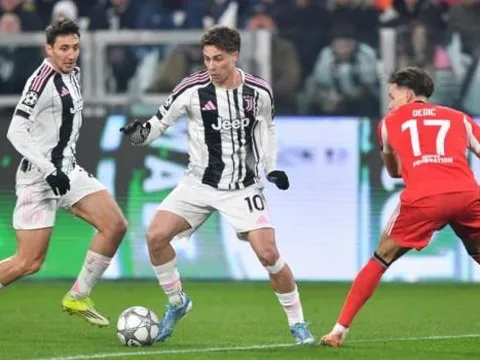 Juventus lột xác hiệp hai để gieo sầu cho Mourinho