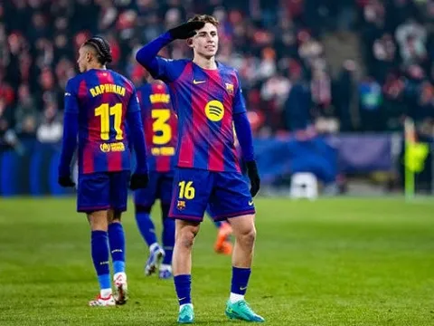 Fermin Lopez lập cú đúp giúp Barca thắng ngược Slavia Prague 4-2