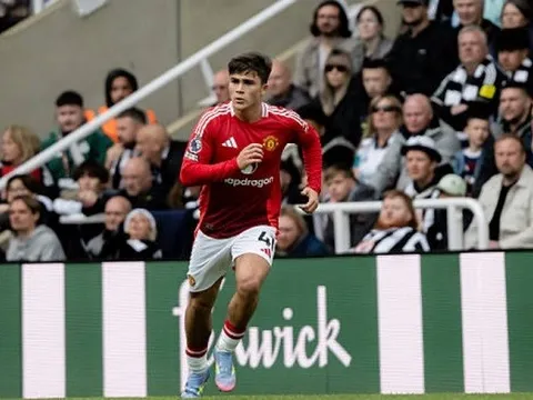 Norwich đạt thỏa thuận mượn Harry Amass từ Man Utd