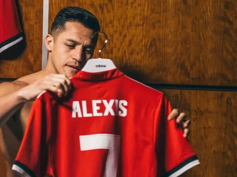 Ngày này năm xưa: Bản giao hưởng dang dở của Sanchez giữa lòng Old Trafford