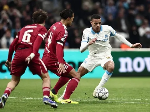 Đẳng cấp của Van Dijk khiến Greenwood phải im tiếng