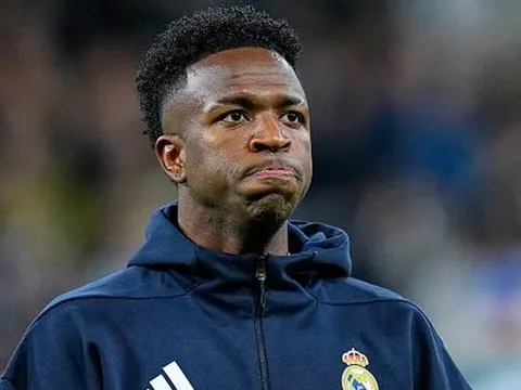 Real Madrid bế tắc trong vụ trói chân Vinicius