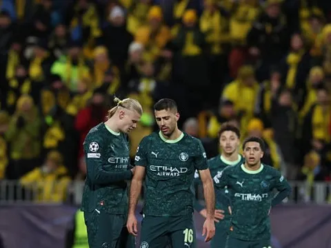 Dàn sao Man City tự bỏ tiền túi hoàn vé cho người hâm mộ