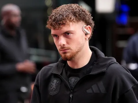 Aston Villa không thể mua đứt Harvey Elliott vì rào cản PSR