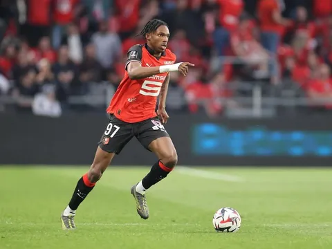 Chelsea bị hét giá kỷ lục vụ Jeremy Jacquet