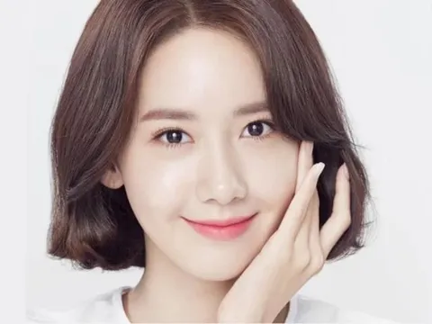 4 thói quen buổi sáng được nhiều chuyên gia khuyến khích nhằm hỗ trợ làn da khỏe mạnh từ bên trong lẫn bên ngoài.