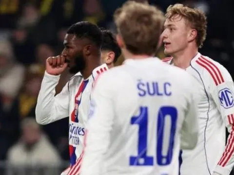 Lyon nhọc nhằn hạ Young Boys nhờ siêu phẩm của Maitland-Niles