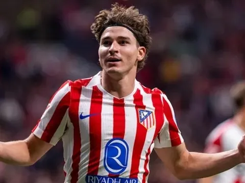 Romano chốt khả năng Chelsea mua Alvarez tháng này