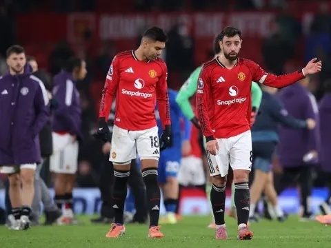 Casemiro ra đi, MU đối mặt cuộc đại phẫu tuyến giữa 265 triệu bảng