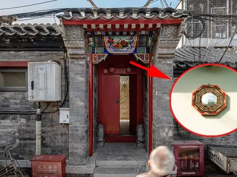 Trước cửa nhà có 3 thứ này cả người và của đều lao đao: Đó là gì?