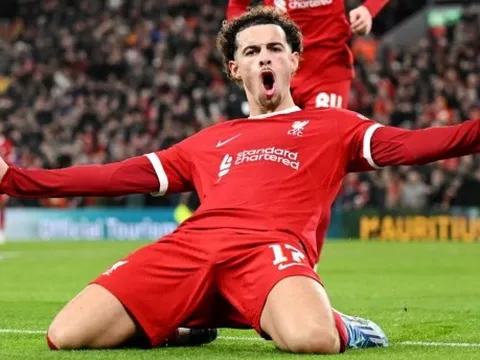 Tottenham muốn cuỗm Jones và Robertson từ Liverpool