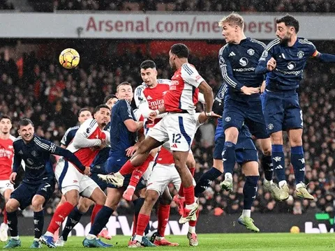 Soi trận Arsenal vs Man Utd: Michael Carrick đụng độ ngọn núi lớn
