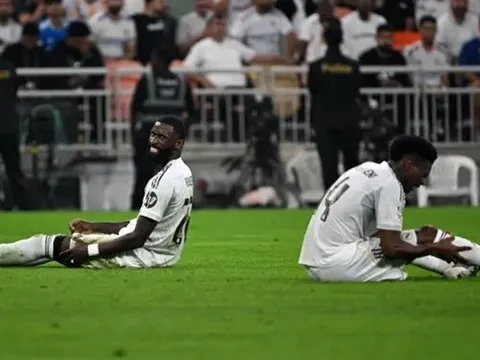 Tử huyệt hàng thủ và bài toán khó của Arbeloa