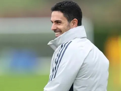 Scholes quay xe tin Arsenal vô địch Ngoại hạng Anh