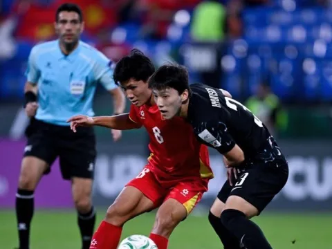 CĐV Hàn thắc mắc lý do Việt Nam thua đậm Trung Quốc