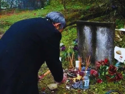 Tổ Tiên nói: 'Đi tảo mộ thấy 3 thứ kỳ quái này, tuyệt đối không được mang về nhà', đó là gì?