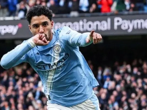 'Vua sân nhà' Marmoush lập kỷ lục lịch sử tại Man City