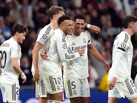 Mbappe lập cú đúp đưa Real Madrid lên đỉnh La Liga