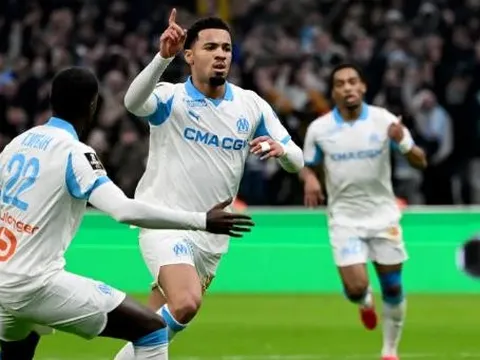 Sao trẻ Arsenal chào sân Velodrome bằng tuyệt phẩm hạ gục Lens