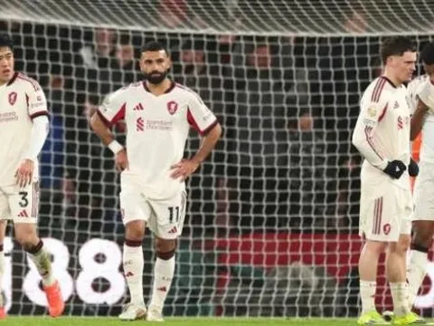 Thua đau Bournemouth, Liverpool coi như buông cờ trắng trước Arsenal