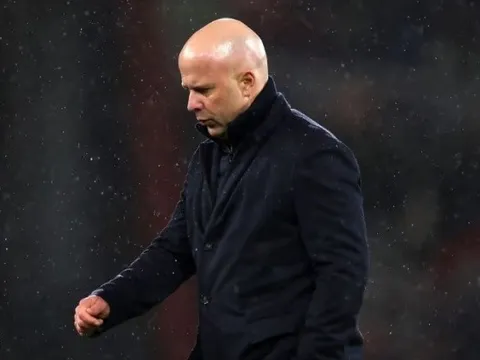 Huyền thoại Anh chỉ trích Liverpool lãng phí 600 triệu USD