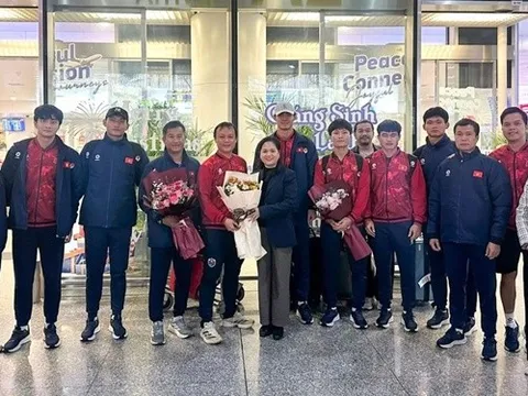 Trung Kiên cùng nhóm U23 Việt Nam cuối cùng về nước