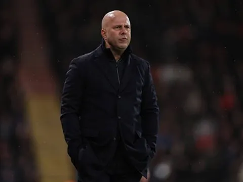 Slot tiết lộ lý do thay Kerkez ngay giờ nghỉ trước Bournemouth