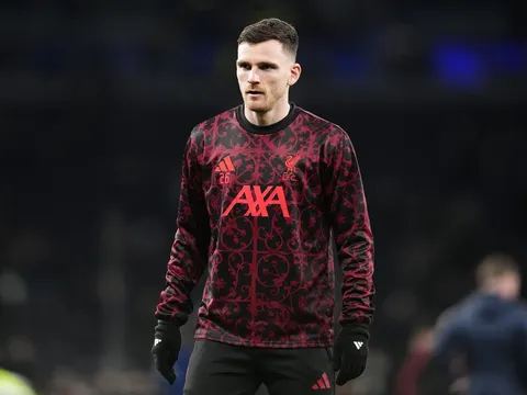 Liverpool chốt giá bán rẻ Robertson cho Tottenham