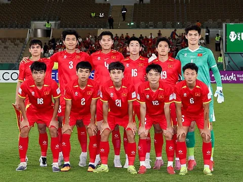 Thế hệ vàng U23 cạnh tranh với các đàn anh tuyển Việt Nam