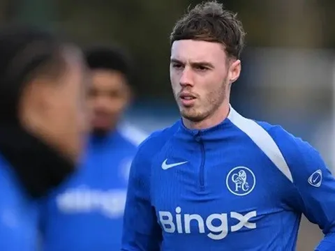 HLV Chelsea tiết lộ lý do gạch tên Cole Palmer trước Palace