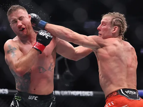 Justin Gaethje dập tắt 'cơn sốt' Paddy Pimblett, lên ngôi vô địch tạm thời tại UFC 324