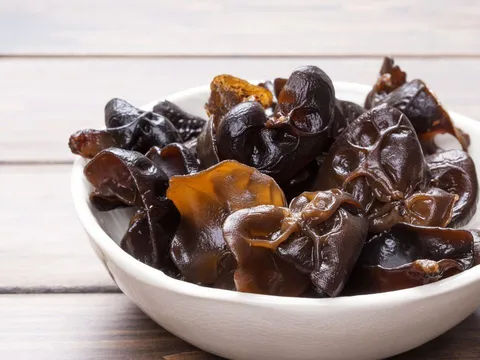 Mộc nhĩ là món ngon bổ nhưng có 3 nhóm người không nên ăn