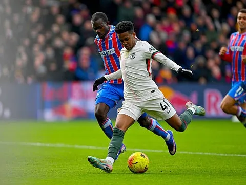 Rosenior tiết lộ kế hoạch sử dụng Estevao tại Chelsea