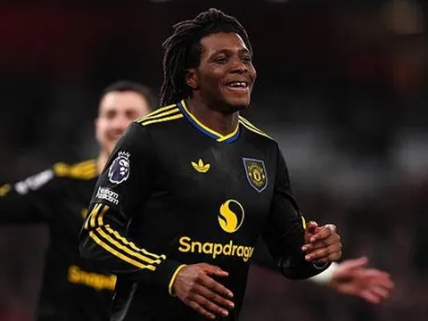 Carrick hết lời ca ngợi người hùng Dorgu