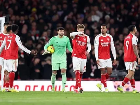 Trận thua Man United là liều thuốc tỉnh người cho Arsenal