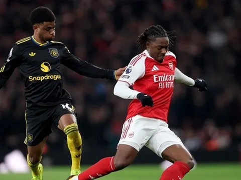 Rooney chê Arsenal thiếu bản lĩnh ở hiệp hai