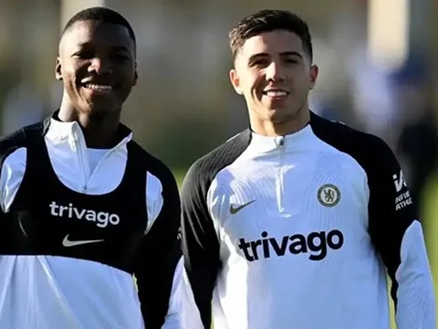 Chelsea hoãn đàm phán dù Enzo và Caicedo đòi tăng lương