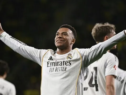 Thống kê cuối tuần: Mbappe sánh ngang Ronaldo; MU phá dớp 21 năm tại Arsenal