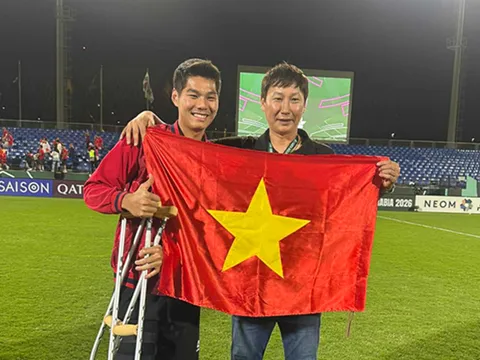 HLV Kim nhói lòng vì chấn thương của Hiểu Minh