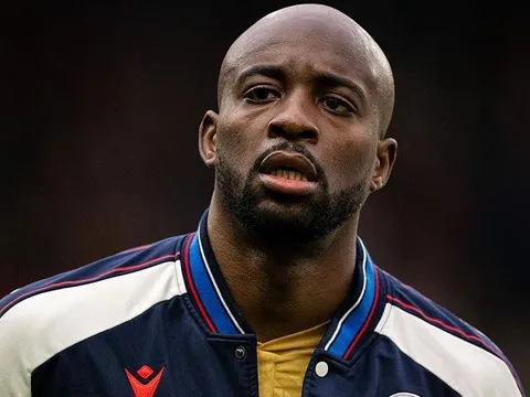 Juve rút lui vụ Mateta do rào cản tài chính